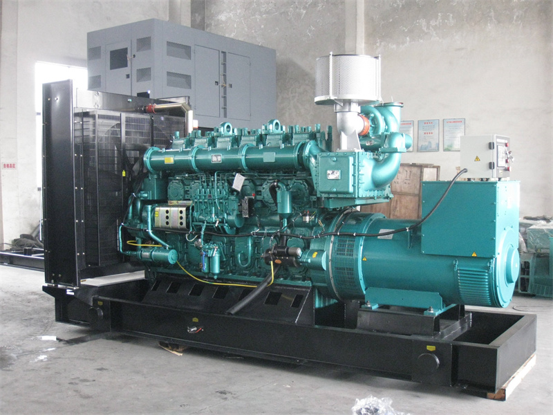 罗湖200KW 柴油发电机的油耗是多少?
