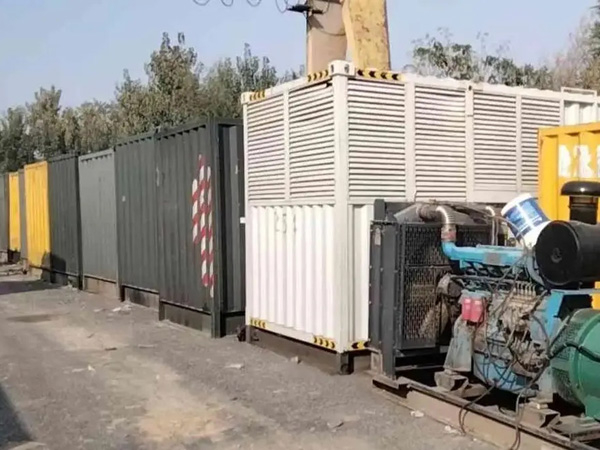 罗湖200KW柴油发电机机组每小时油耗是多少？